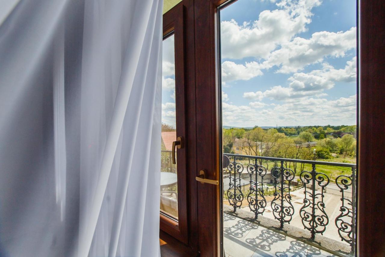 Rya Residence Орадя Экстерьер фото